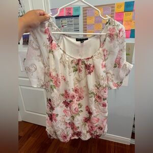 Medium floral shirt